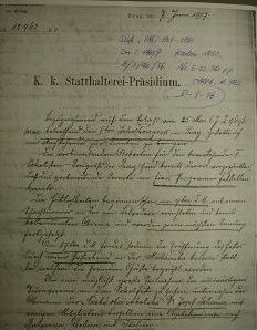 �N���b�N����Ɗg��ʐ^��\�����܂��i��67���j